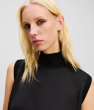 TOP SANS MANCHES EN SATIN