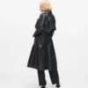 Trench-coat en simili cuir perforé Trench-coat en simili cuir perforé