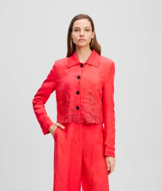 VESTE BRODÉE À DÉCOUPES