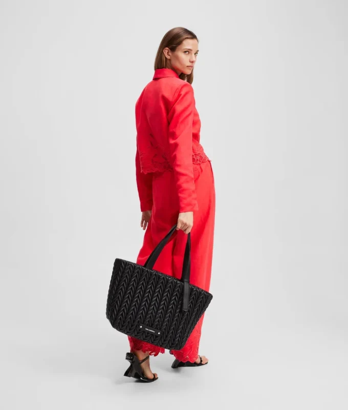 VESTE BRODÉE À DÉCOUPES VESTE BRODÉE À DÉCOUPES