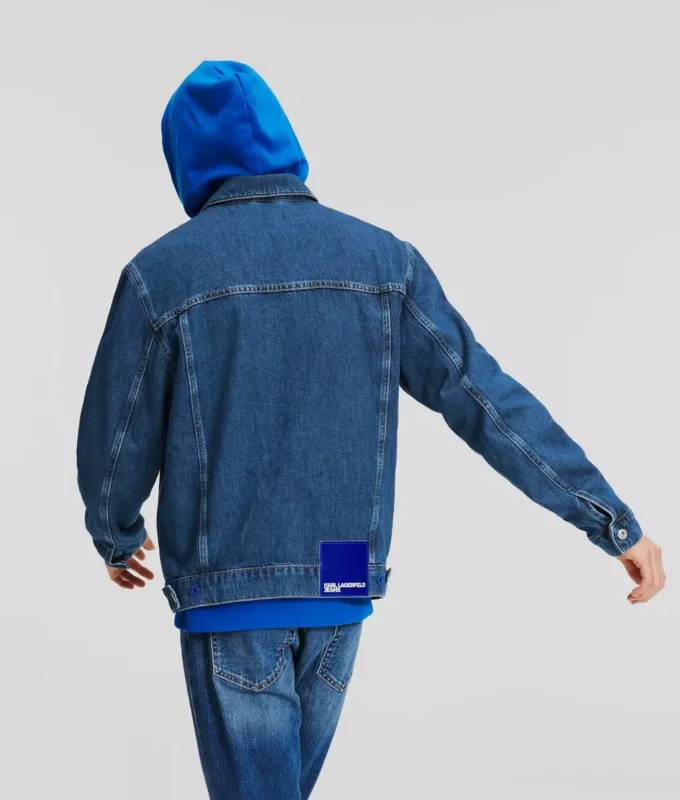 VESTE EN JEAN COUPE REGULAR VESTE EN JEAN COUPE REGULAR