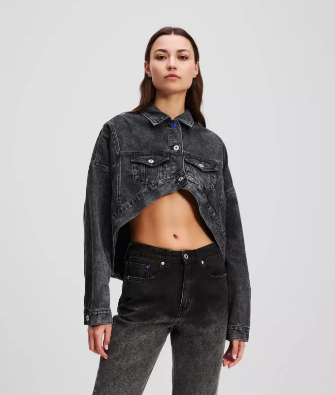 VESTE EN JEAN COURTE OVERSIZED VESTE EN JEAN COURTE OVERSIZED
