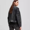 VESTE EN JEAN COURTE OVERSIZED VESTE EN JEAN COURTE OVERSIZED