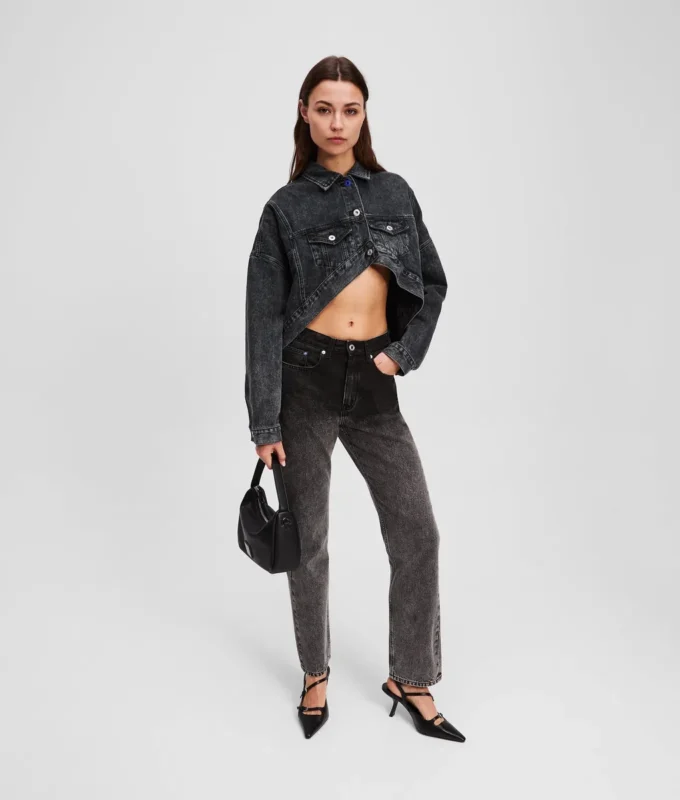 VESTE EN JEAN COURTE OVERSIZED VESTE EN JEAN COURTE OVERSIZED