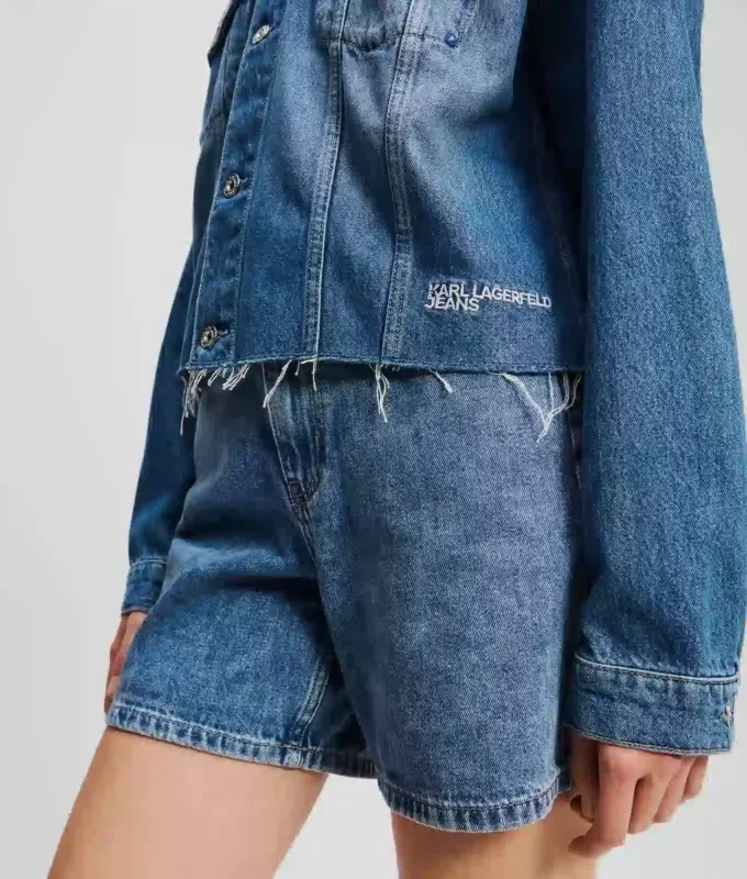 VESTE EN JEAN FRANGÉE DÉCONTRACTÉE VESTE EN JEAN FRANGÉE DÉCONTRACTÉE